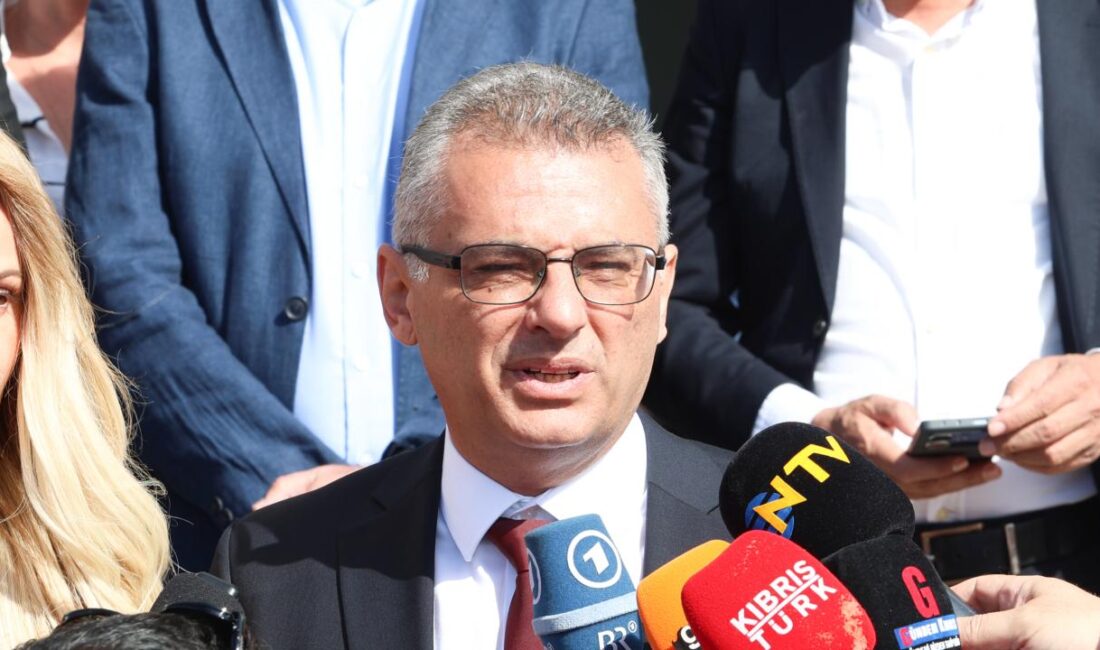Kuzey Kıbrıs Türk Cumhuriyeti, yeni cumhurbaşkanını seçmek için sandık başına
