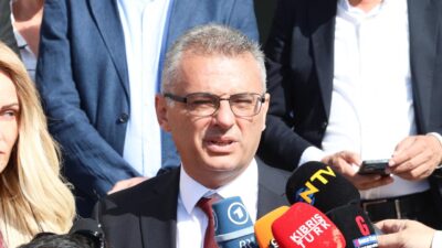 Kuzey Kıbrıs Türk Cumhuriyeti, yeni cumhurbaşkanını seçmek için sandık başına