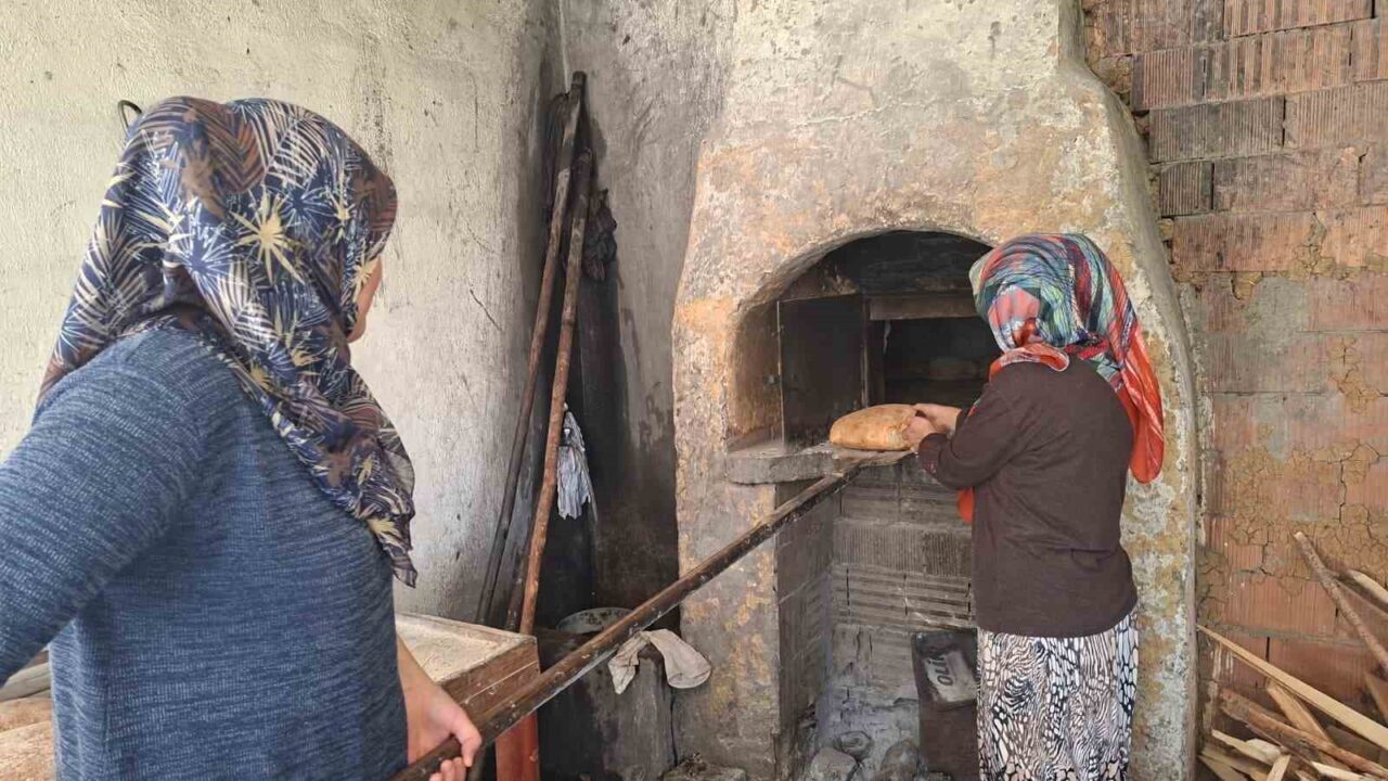 Kütahya’nın Hisarcık ilçesinde kadınlar, Gazze halkına destek olmak amacıyla hayırseverlerin