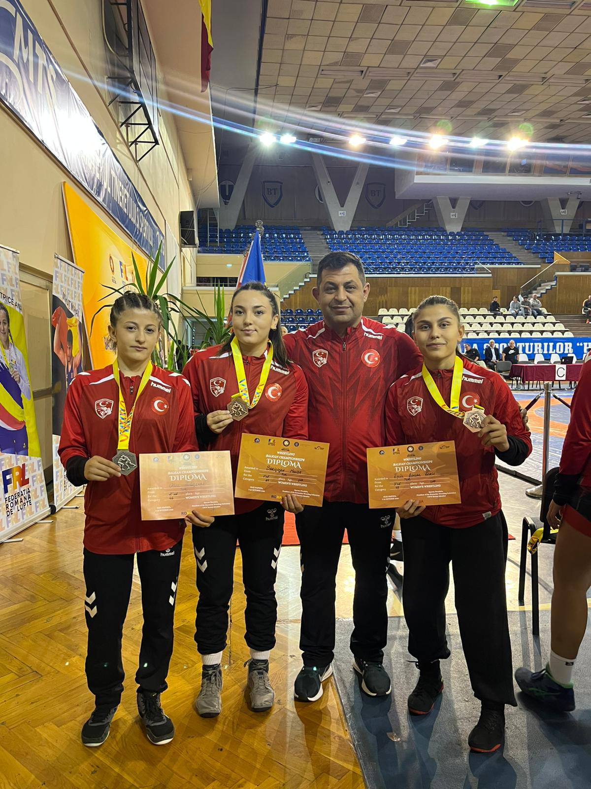  U20 Serbest Güreş Balkan Şampiyonası’nda genç sporcular başarıya doymadı.