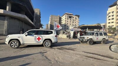 Hamas, ateşkes anlaşması kapsamında 20 İsrailli esiri Kızılhaç heyetine teslim
