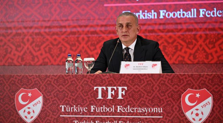 TFF Başkanı Hacıosmanoğlu’ndan şok iddia TFF Başkanı İbrahim Hacıosmanoğlu, Riva'daki basın toplantısında profesyonel liglerdeki 571