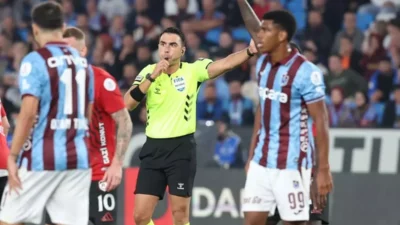 Profesyonel Futbol Disiplin Kurulu, üst klasman hakemi Arda Kardeşler’e 15