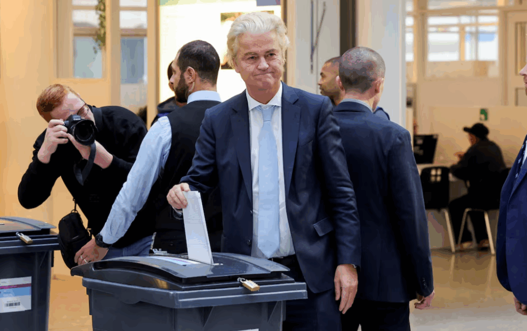 Hollanda’da seçmenler bugün erken genel seçimler için sandık başına gitti.