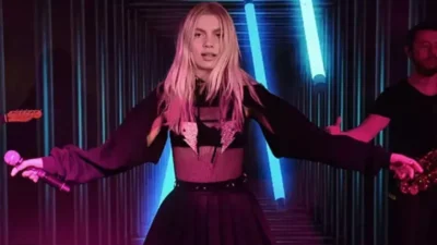 Ünlü şarkıcı Aleyna Tilki, Hollanda'nın başkenti Amsterdam'da yaşadığı kapkaç olayıyla