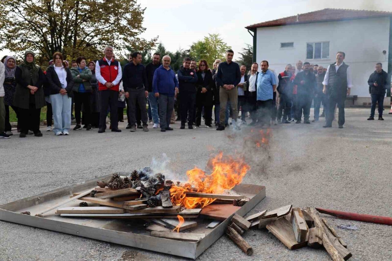 Afyonkarahisar İl Tarım ve Orman Müdürlüğünde yangın ve tahliye tatbikatı