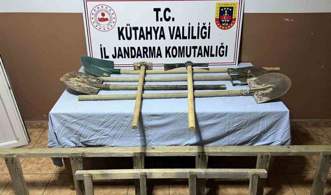 Kütahya’nın Gediz ilçesinde jandarmanın izinsiz kazı yapan şahıslara yönelik gerçekleştirdiği