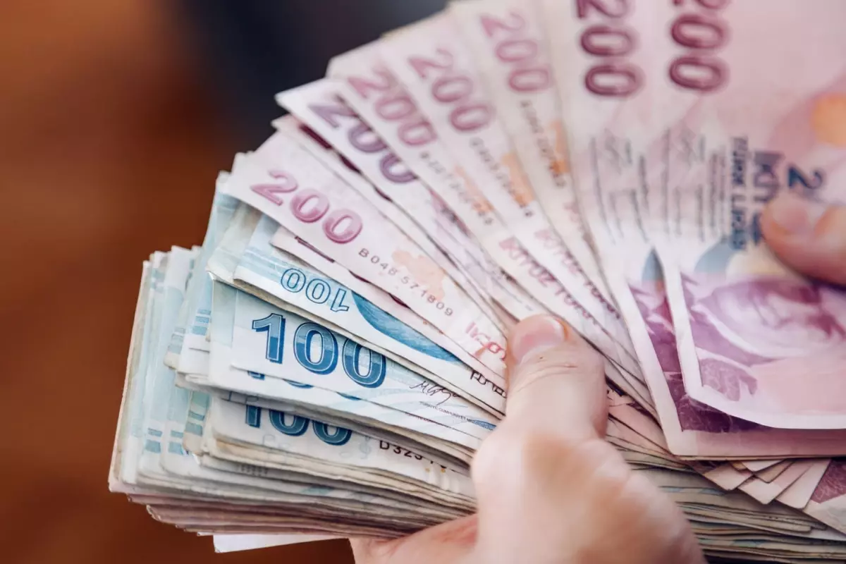 İşçi, işveren ve hükümet temsilcilerinden oluşan Üçlü Danışma Kurulu, 21