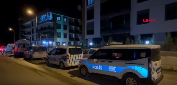 Anne, baba ve oğulları tabancayla öldürülmüş halde bulundu İZMİR'in Torbalı ilçesindeki bir apartman dairesinde Şadi (67) ve Hatice