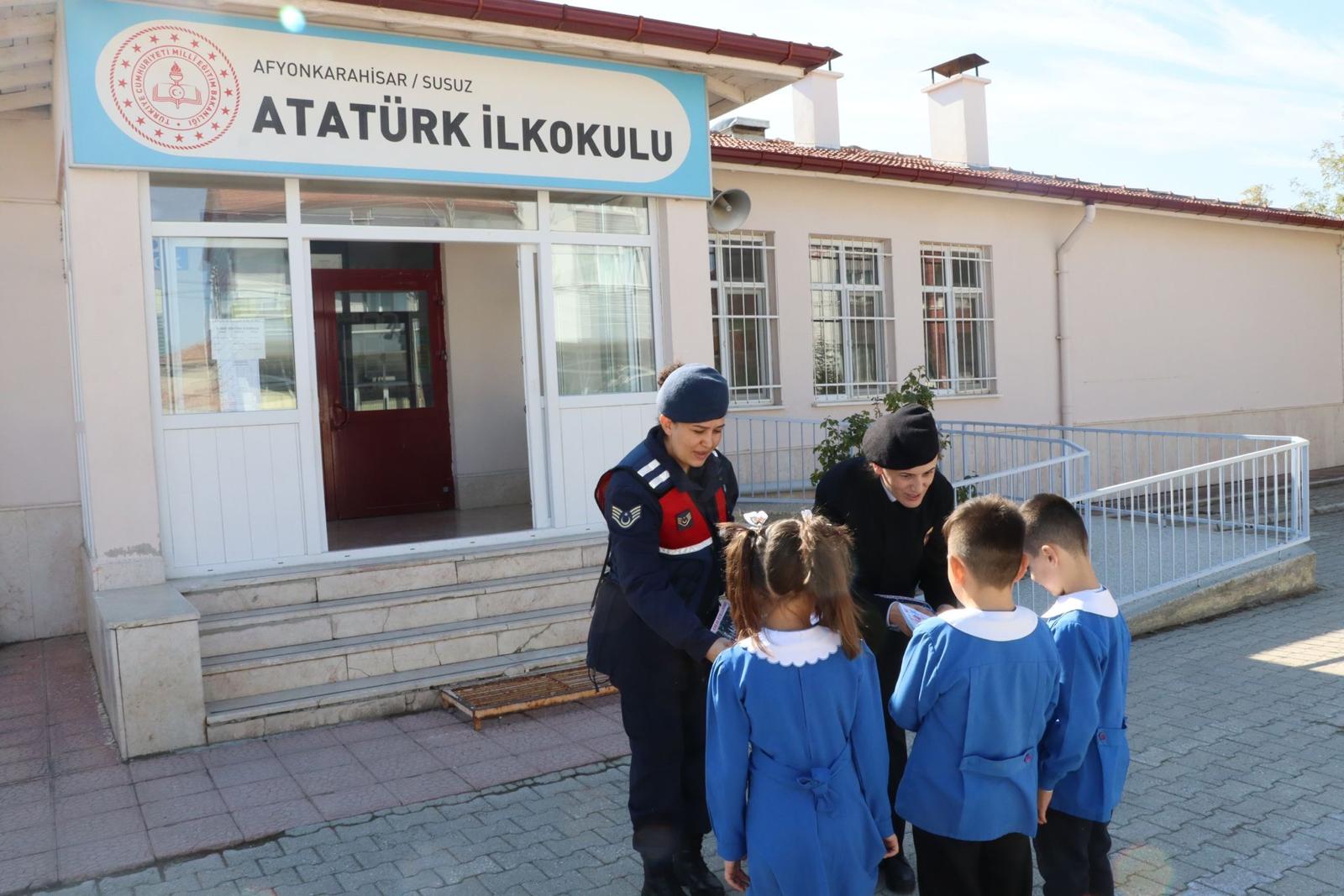 Afyonkarahisar İl Jandarma Komutanlığı ekipleri tarafından merkez ilçe Susuz beldesinde