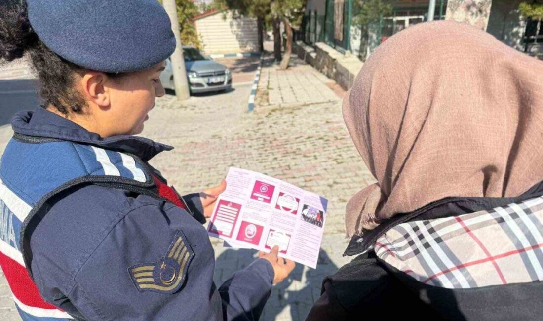 Jandarmanın kadına şiddetle mücadele etkinliği Afyon’da sürüyor Afyonkarahisar’da jandarma ekipleri tarafından belde ve köylerde vatandaşlara yönelik başlatılan