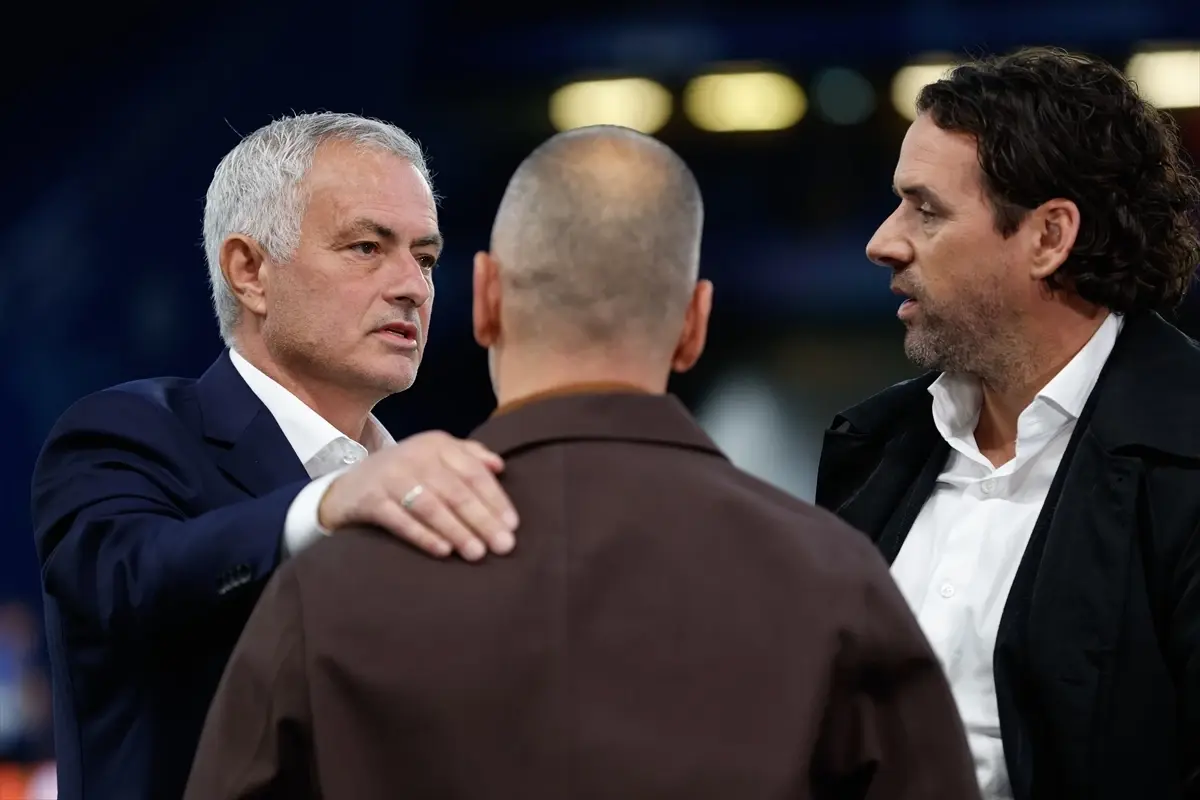 Benfica’da Jose Mourinho ve birçok futbolcu virüse yakalandı. Porto derbisi