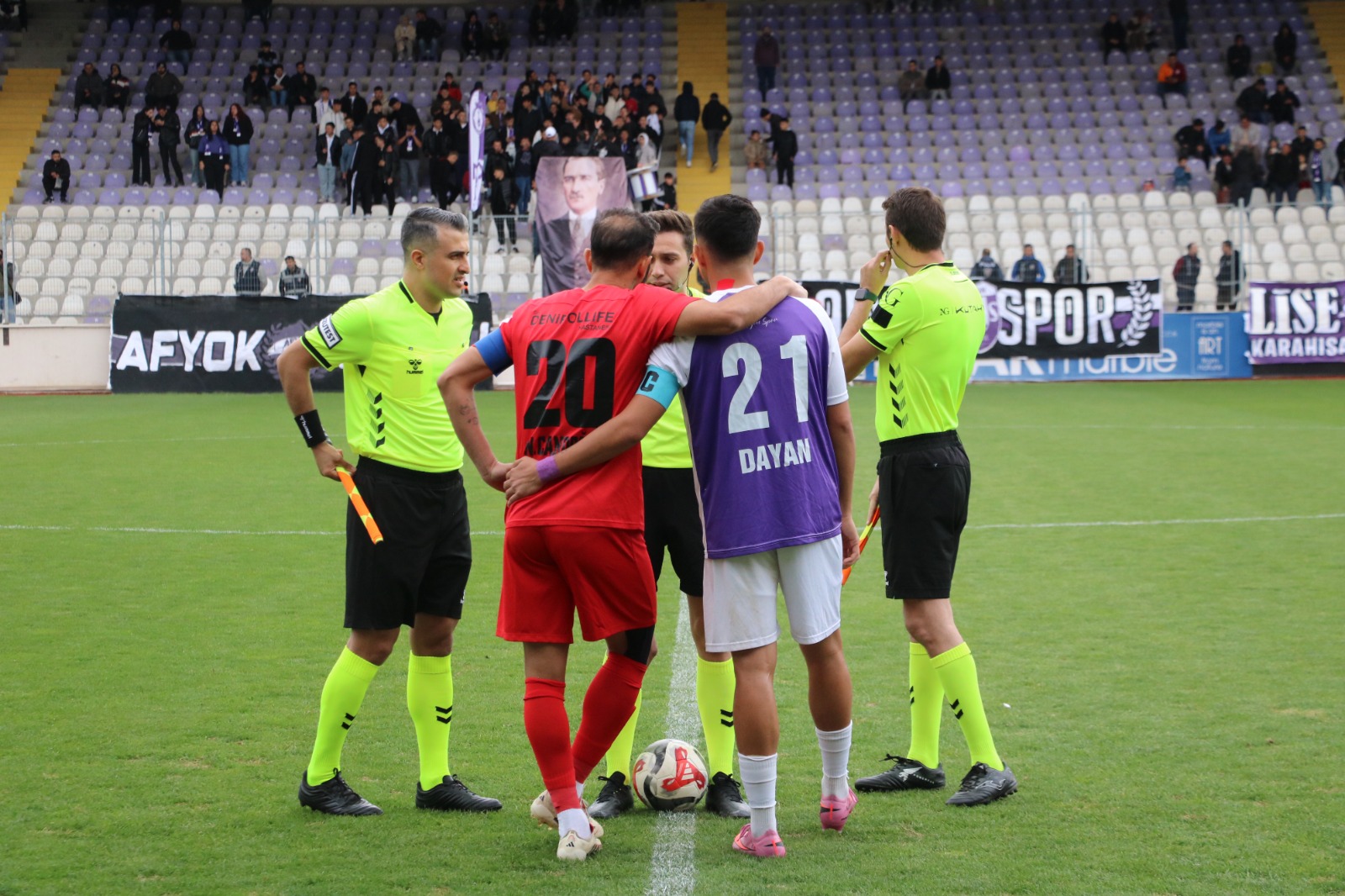 Afyonspor’un eski kaptanı Nazmi Candoğan, Denizli İdmanyurdu formasıyla eski takımına