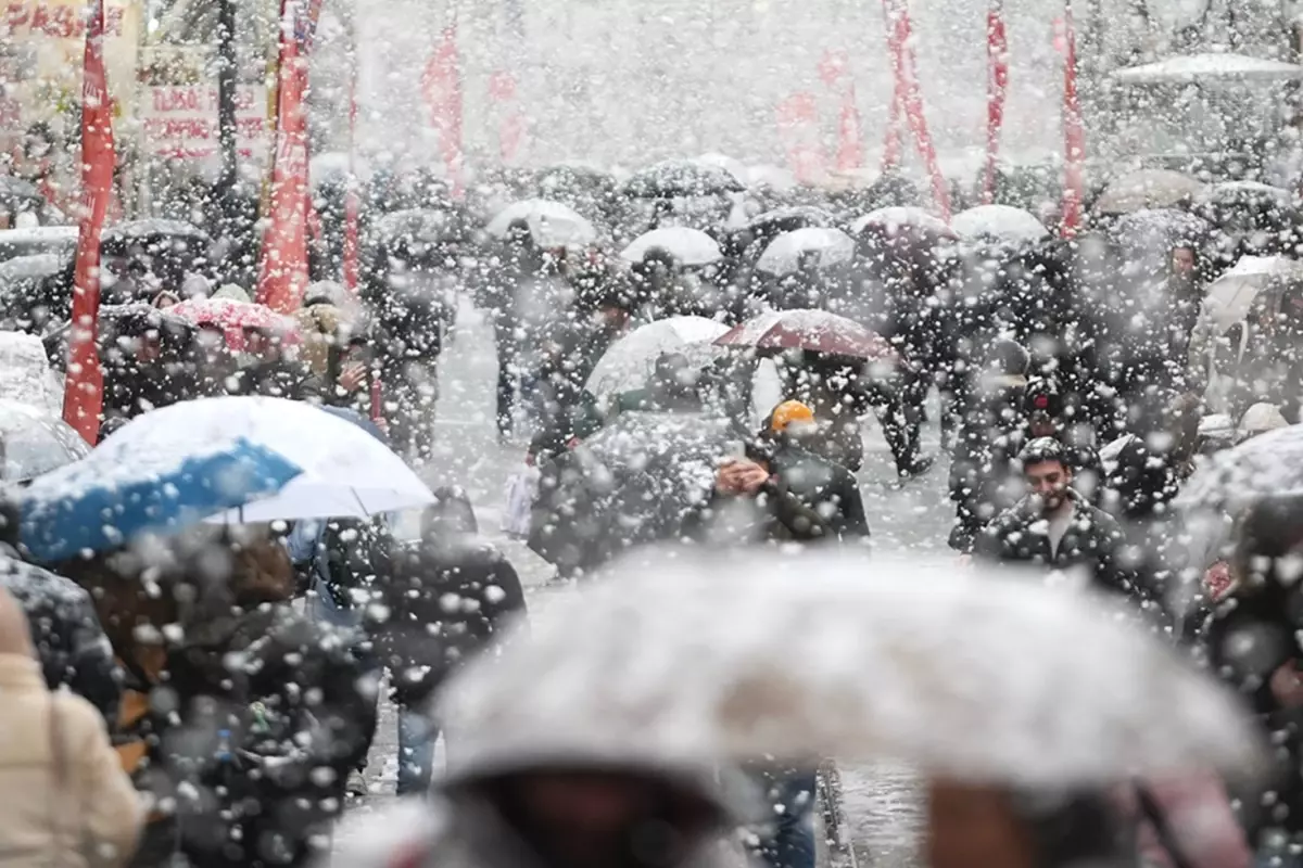 Meteoroloji, Marmara ve Karadeniz’in bazı bölgelerinde kuvvetli yağış ve Bolu’da