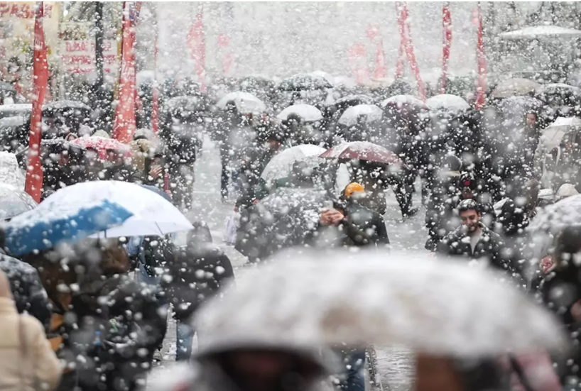 Uzman uyardı: Yoğun kar geliyor, kar örtüsü uzun süre yerde kalacak İklim Bilimci Dr. Okan Bozyurt, Türkiye'nin bu kış mevsiminde zayıf