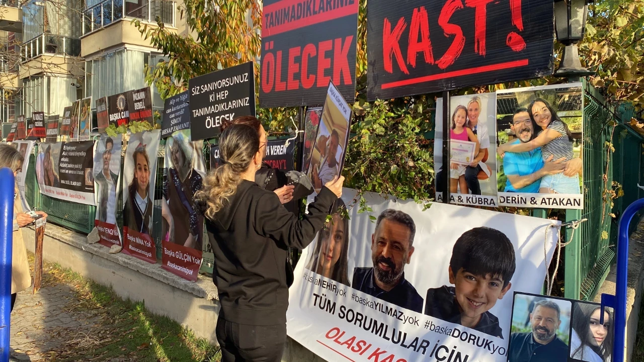 Kartalkaya otel yangınına ilişkin 32 sanıklı davanın duruşmasında yakınlarını kaybeden