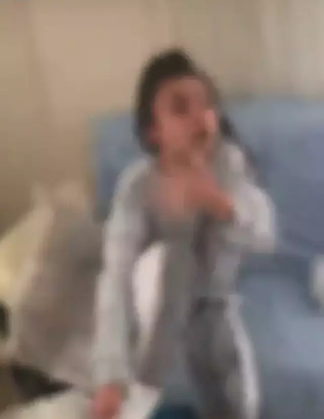 Manisa'nın Yunusemre ilçesinde bir şahsın 16 yaşındaki kız kardeşine kaynar
