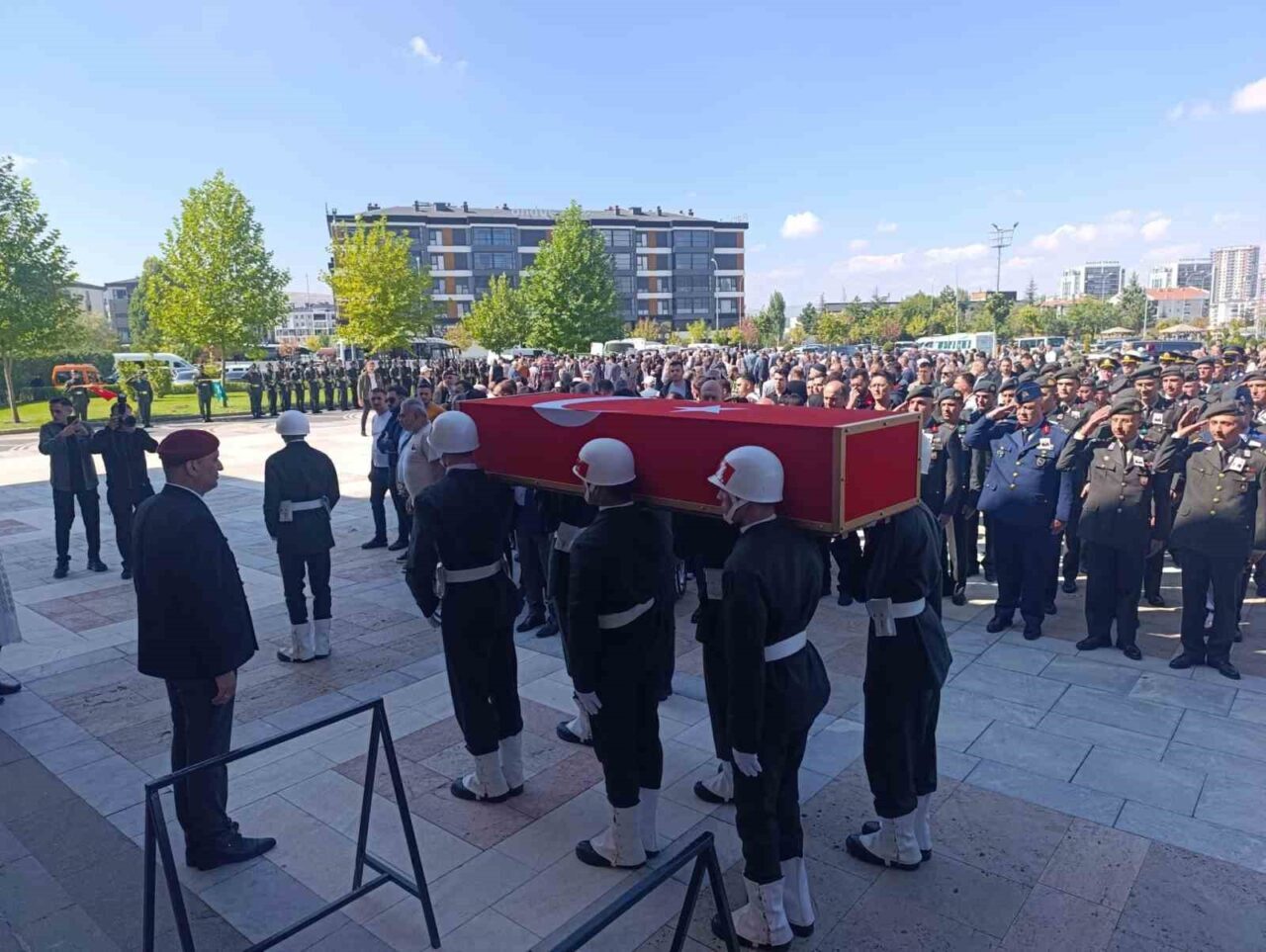 Kıbrıs’ta meydana gelen trafik kazasında 26 yaşındaki Teğmen Ali Osman