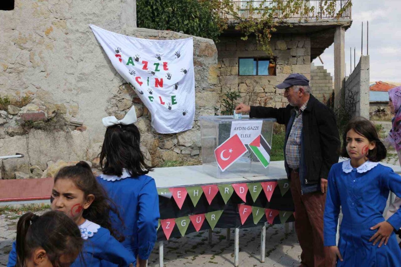 Afyonkarahisar’ın Şuhut ilçesine bağlı Aydın Köyü İlkokulu’nda, Milli Eğitim Bakanlığı’nın