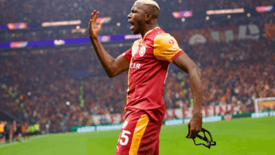 Galatasaray'ın yıldızı Victor Osimhen, Liverpool’a attığı golle İngiltere'de tartışma yarattı.