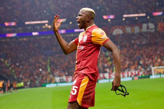Galatasaray'ın yıldızı Victor Osimhen, Liverpool’a attığı golle İngiltere'de tartışma yarattı.