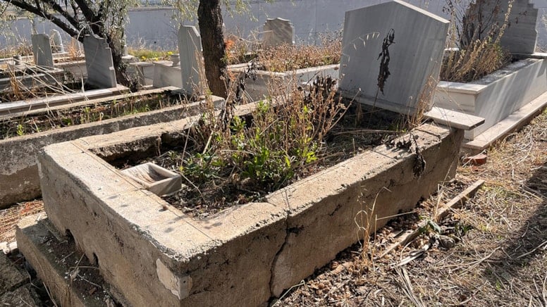 Tekirdağ'ın Hayrabolu ilçesinde mezarlıktan 81 parça kabir mermeri çalan M.B.,