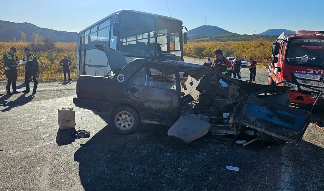 İşçi midibüsüyle otomobil çarpıştı: 3 ölü 12 yaralı Mersin'in Gülnar ilçesinde tarım işçilerini taşıyan midibüs ile otomobilin çarpışması