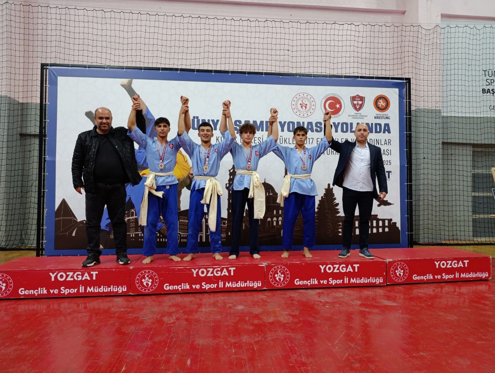 Bilecik Gençlik Spor Kulübü sporcusu Mikail Zaloğlu, kuşak güreşi büyük