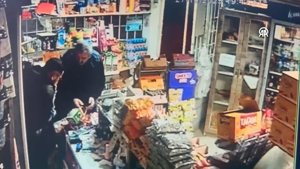 Afyonkarahisar'ın Şuhut ilçesinde market işleten Ramazan Koç, boğazına şeker kaçan