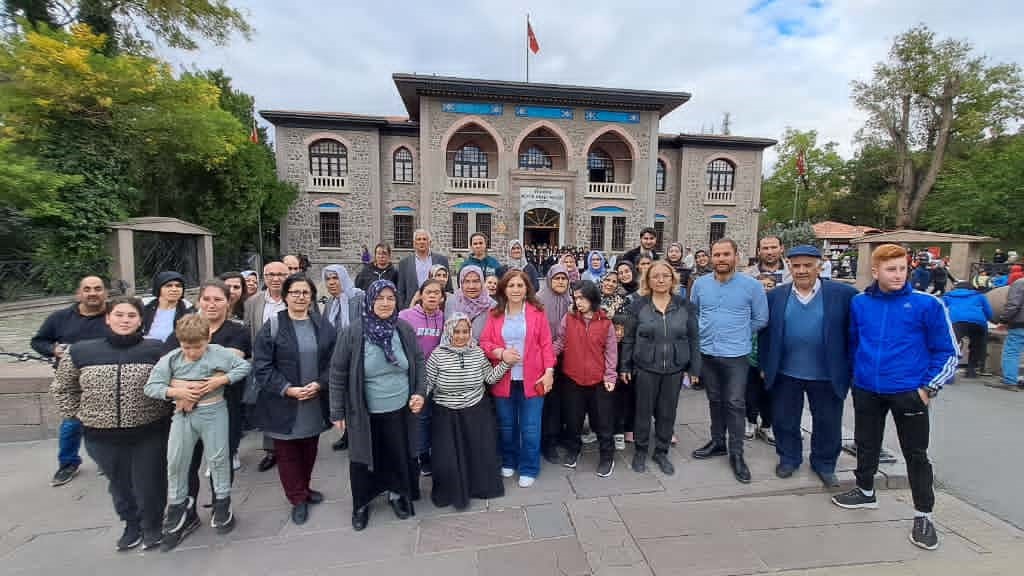 Engelli bireyler, "FarkıMda mısın?" projesi kapsamında AFAD Deprem Simülasyon Merkezi’nde