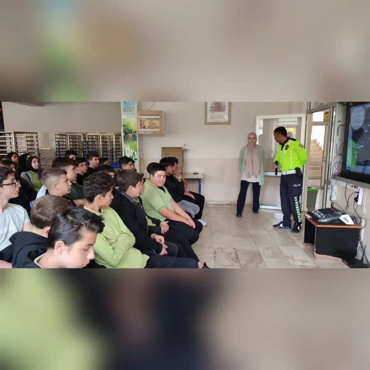 Afyonkarahisar Şuhut Zafer Anadolu Lisesi öğrencilerine yönelik trafik güvenliği bilincini