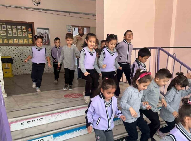 Afyonkarahisar’ın Şuhut ilçesinde Cumhuriyet İlkokulu’nda, "Yeşil Vatan-Benim Okulum Geleceğe Çare"