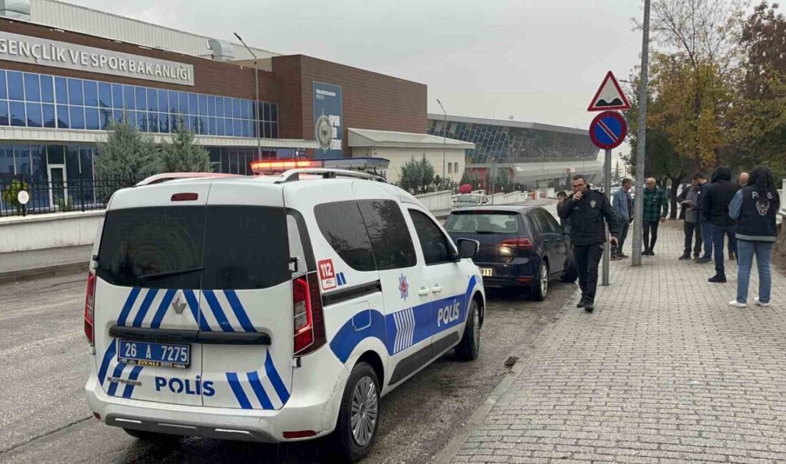 Eskişehir’de bir şahıs içinde bulunduğu otomobili kullanan sürücüyü alacak verecek