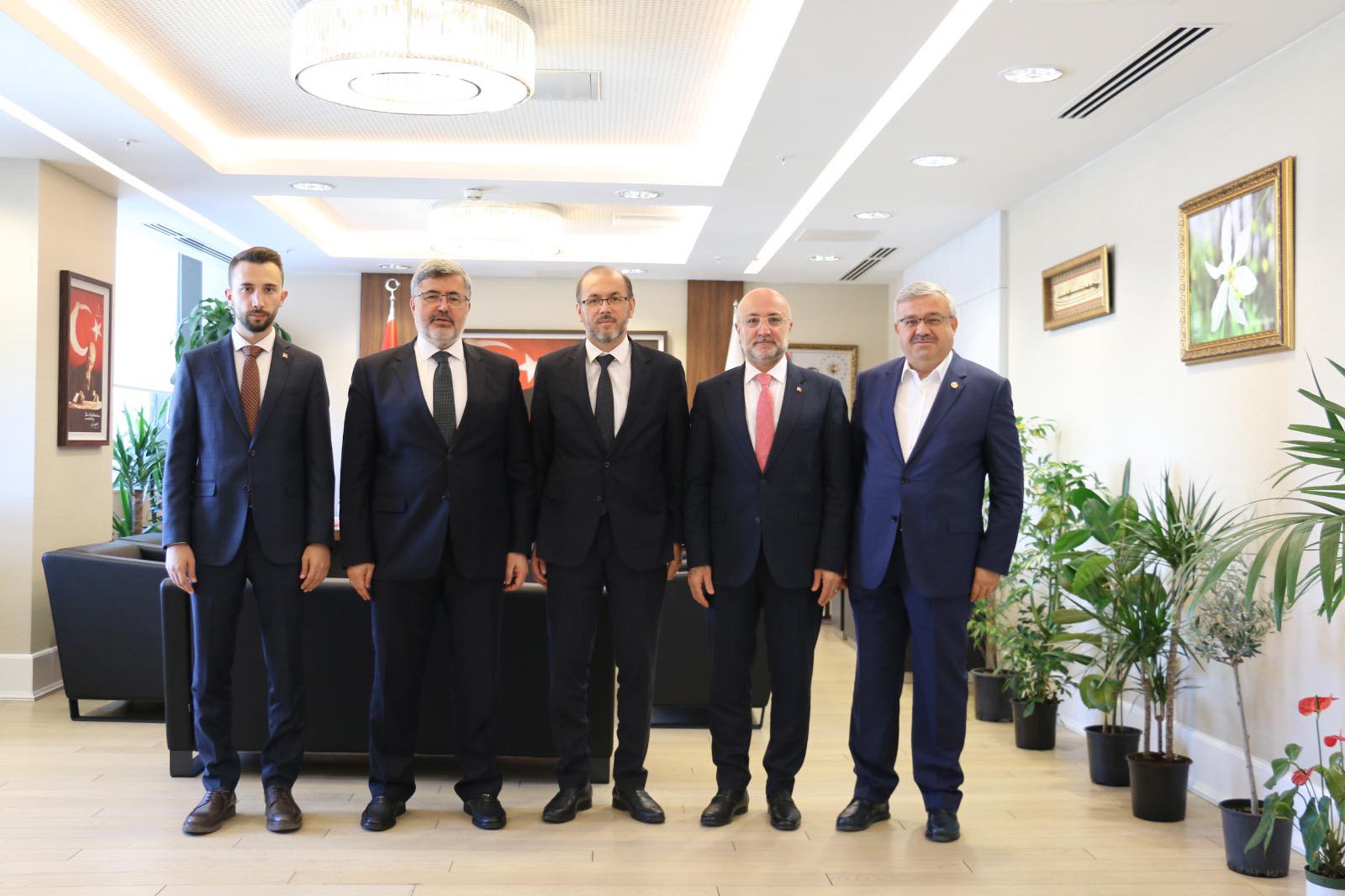 AK Parti Afyonkarahisar İl Başkanı Turgay Şahin ve Milletvekilleri Ali