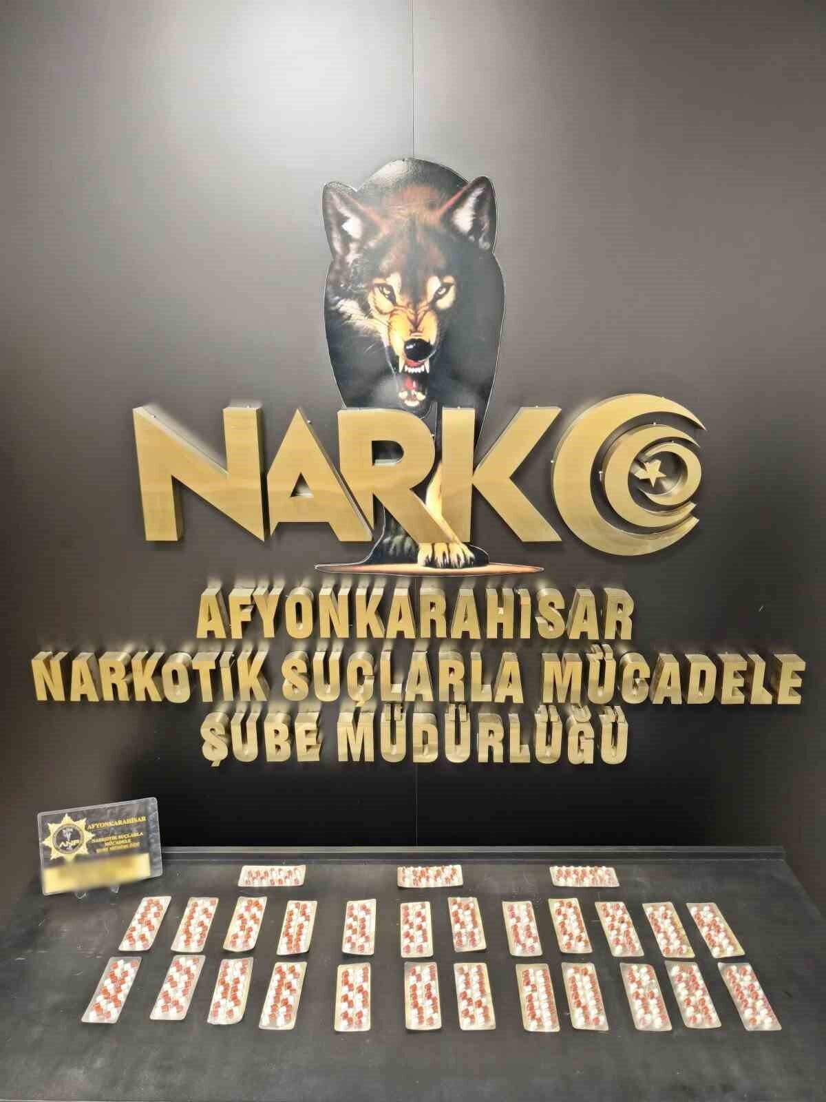 Afyonkarahisar’da şüphe üzerine durdurulan iki şahsın yapılan üst aramalarında 376