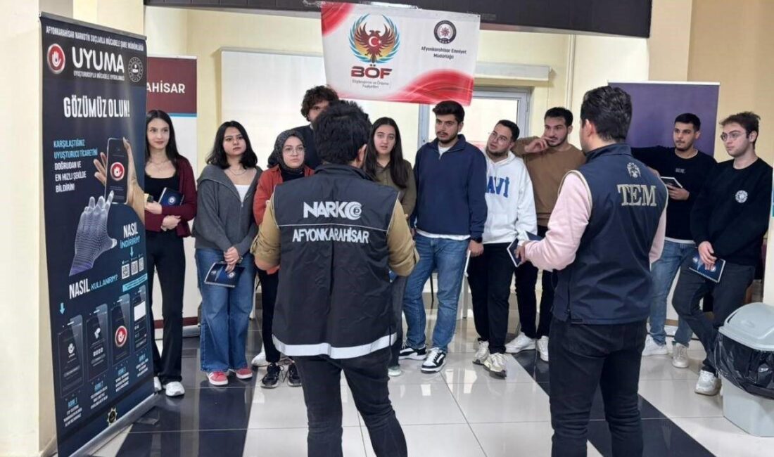 Afyonkarahisar’da polis öğrencileri terör ve narkotik suçlara karşı bilgilendirdi Afyonkarahisar Emniyet Müdürlüğü Terörle Mücadele Şube Müdürlüğü Bilgilendirme ve Önleme