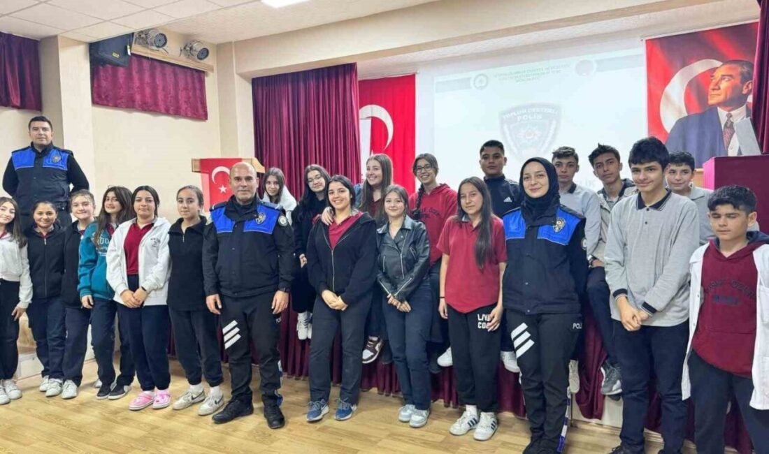 Afyon’da polisten lise öğrencilerine eğitim Afyonkarahisar’da polis ekipleri tarafından lise öğrencilerine 112 Acil durum hattının