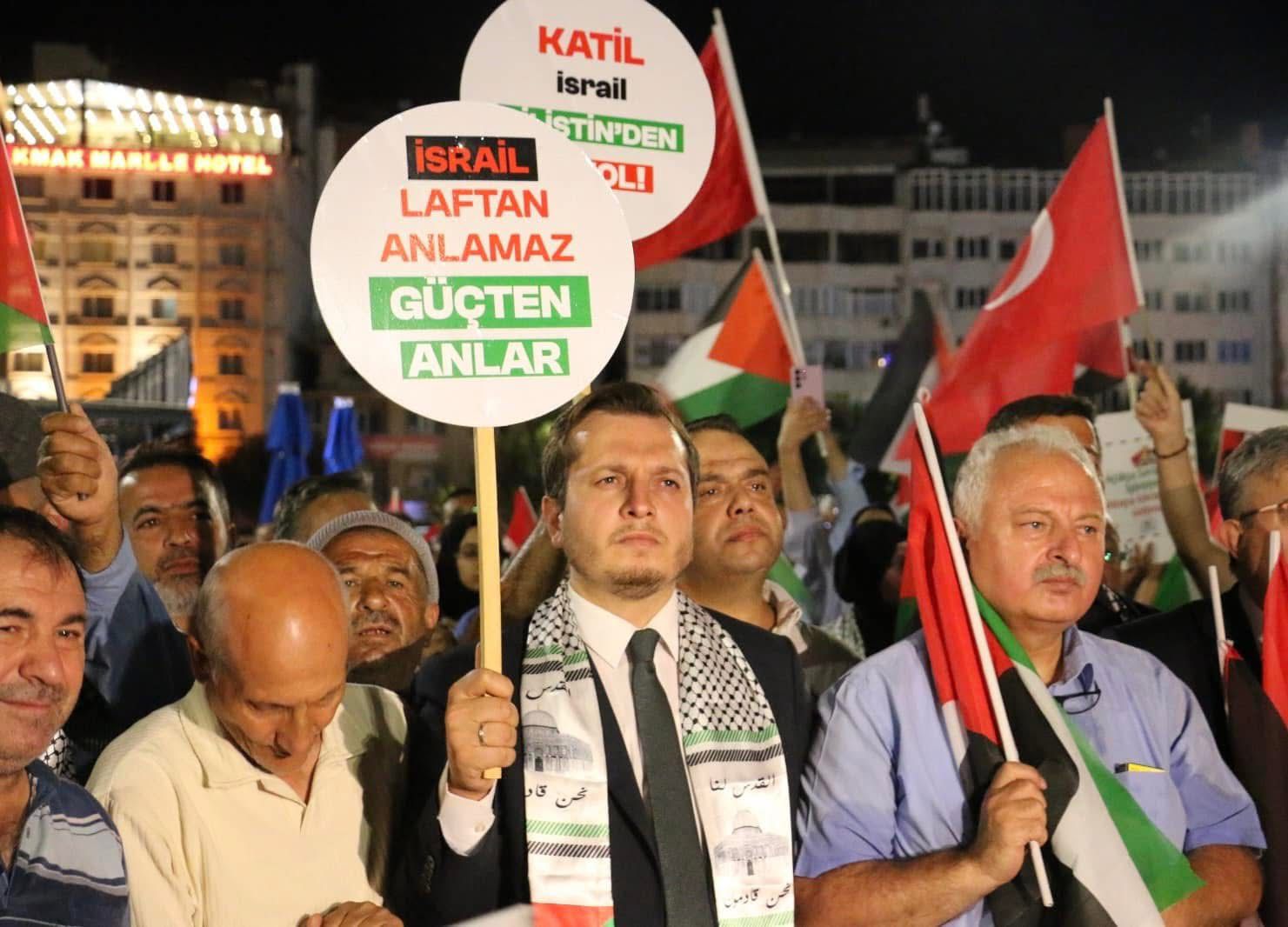 Saadet Partisi Afyonkarahisar İl Başkanı Beytullah Karataş, Gazze’ye insani yardım