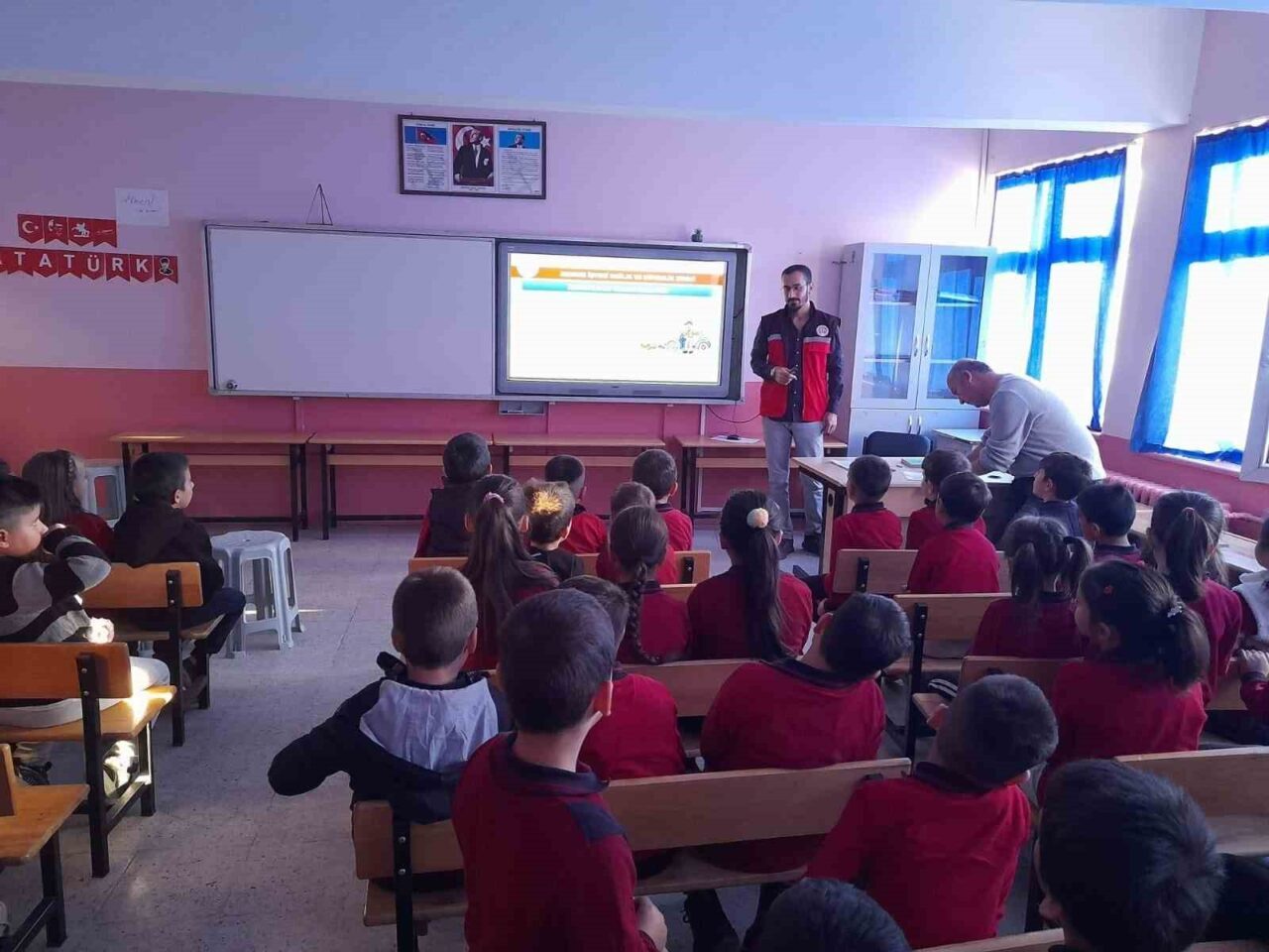 Afyonkarahisar'ın Sandıklı ilçesinde Kaymakamlık tarafından yürütülen "Aile Yılı" projesi çerçevesinde,