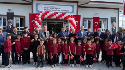 Kütahya’nın Tavşanlı ilçesine bağlı Kayaarası köyünde yapımı tamamlanan Şehit Öğretmen