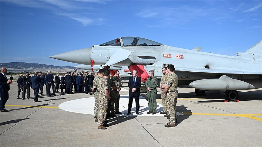 3 Eurofighter Türkiye’ye geldi Birleşik Krallık Başbakanı Keir Starmer’in resmi ziyareti nedeniyle Birleşik Krallık