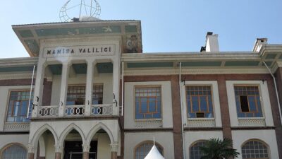 Balıkesir Sındırgı'daki 6.1 büyüklüğündeki depremin etkileri Manisa'da hissedildi. Vali Vahdettin