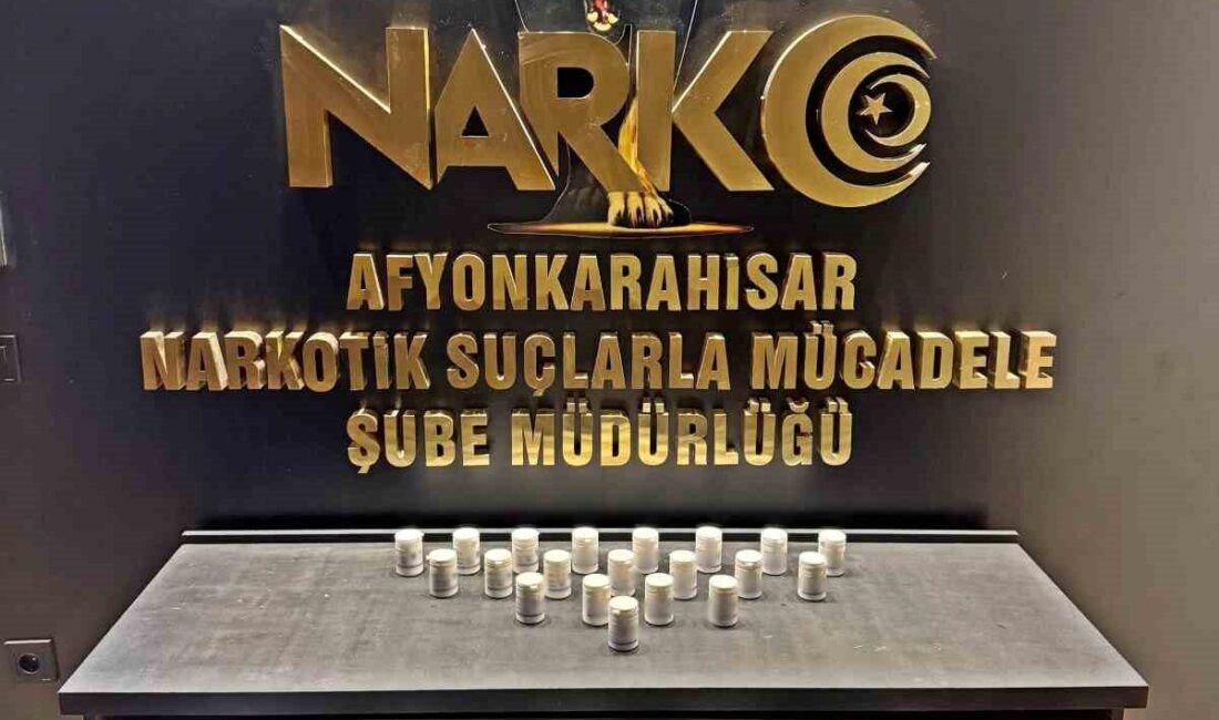 Afyonkarahisar’da torbacılara yönelik operasyonda 4 kişi tutuklandı Afyonkarahisar’da polis tarafından torbacı diye tabir edilen uyuşturucu satıcılarına yönelik