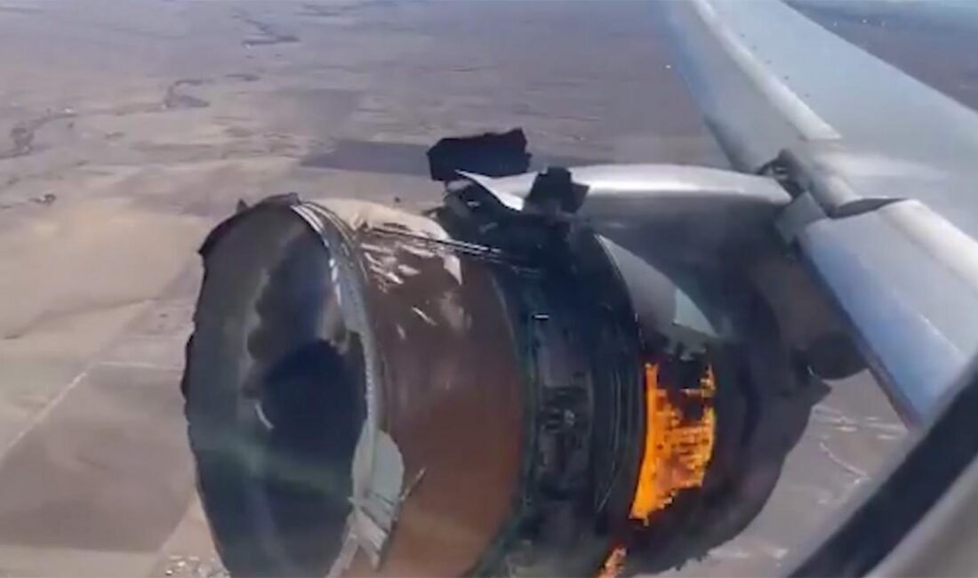 ABD’nin California eyaletinde, San Diego semalarında motoru duran Cessna 170