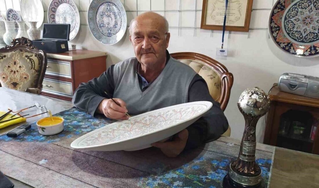 UNESCO ödüllü çini ustası Hamza Üstünkaya hayatını kaybetti Kütahya çini sanatının duayeni, 2020'de UNESCO Yaşayan İnsan Hazinesi unvanı