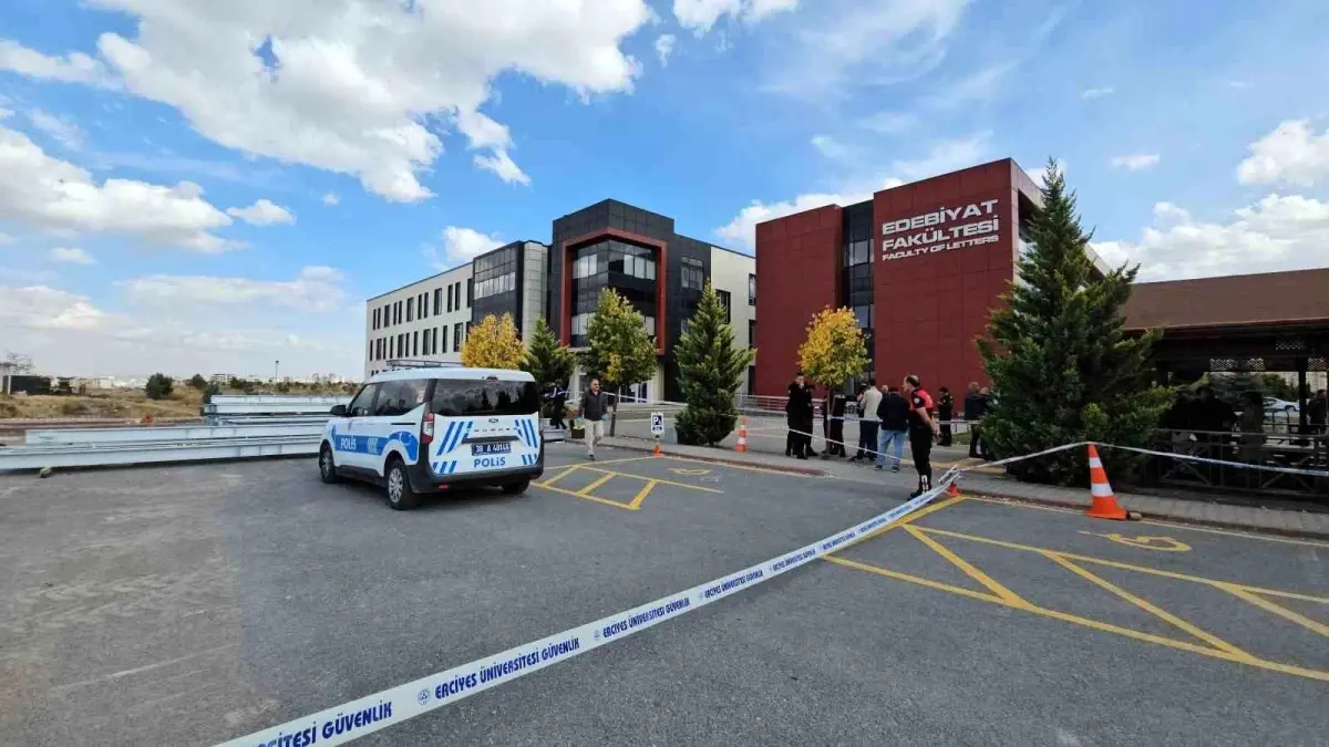 Kayseri'de Üniversite önünde eski eşi tarafından pompalı tüfekle vurulan kadın