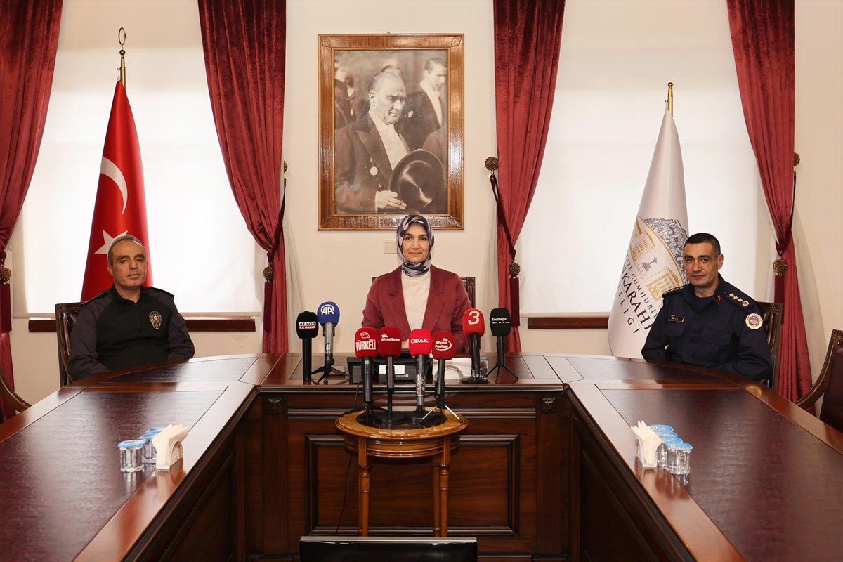 Vali Doç. Dr. Kübra Güran Yiğitbaşı, aylık basın bilgilendirme toplantısında