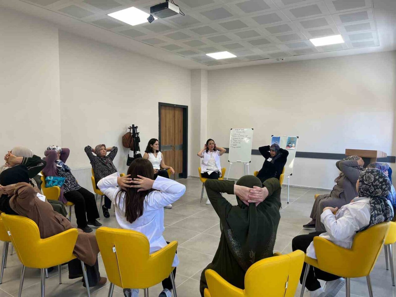 Eskişehir İl Sağlık Müdürlüğü’nün düzenlediği Geriatri Atölyeleri, yaşlıların bedensel ve