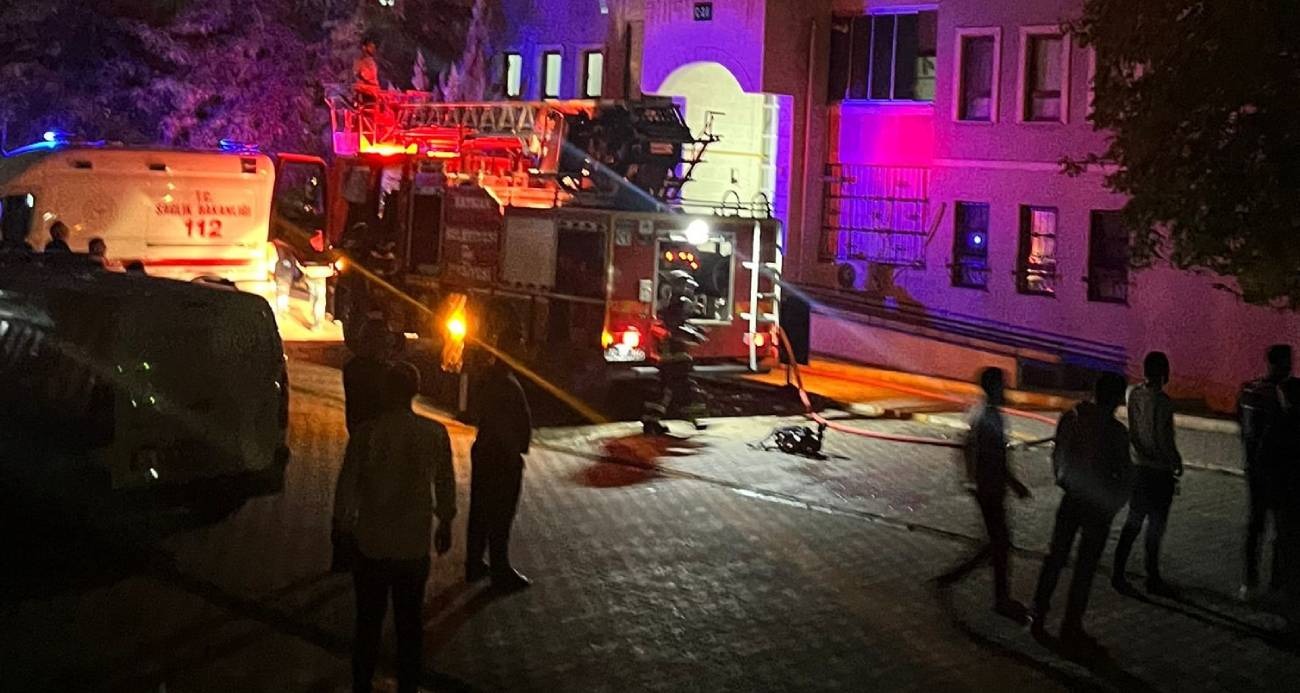 Batman'da bir evde çıkan yangında mahsur kalan 77 yaşındaki yatalak