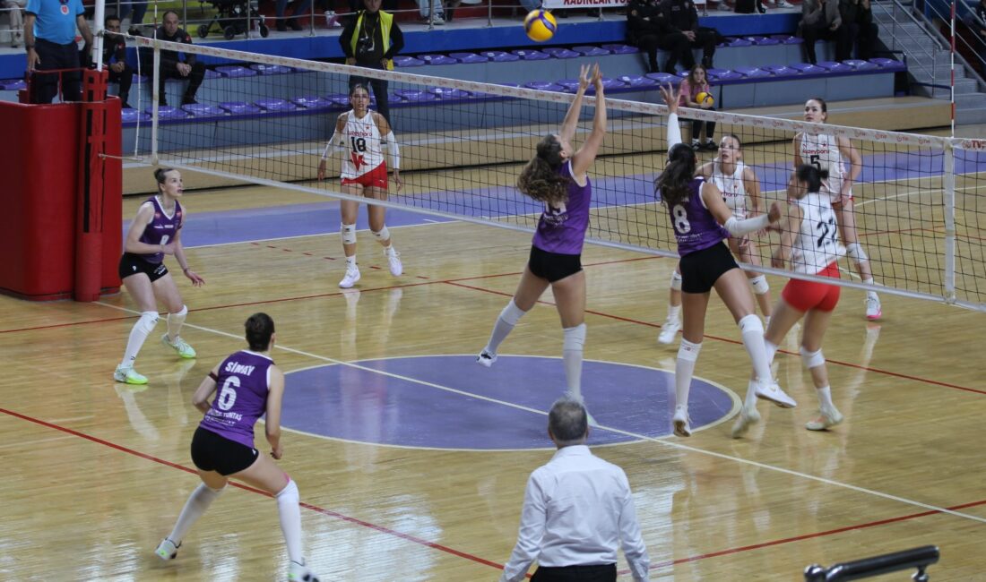 TVF Arabica Coffee House Kadınlar Voleybol 1. Ligi’nde mücadele eden